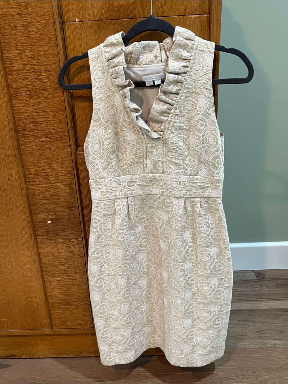 London Times Ruffled V-Neck Sheath Dress in Cream and Gold